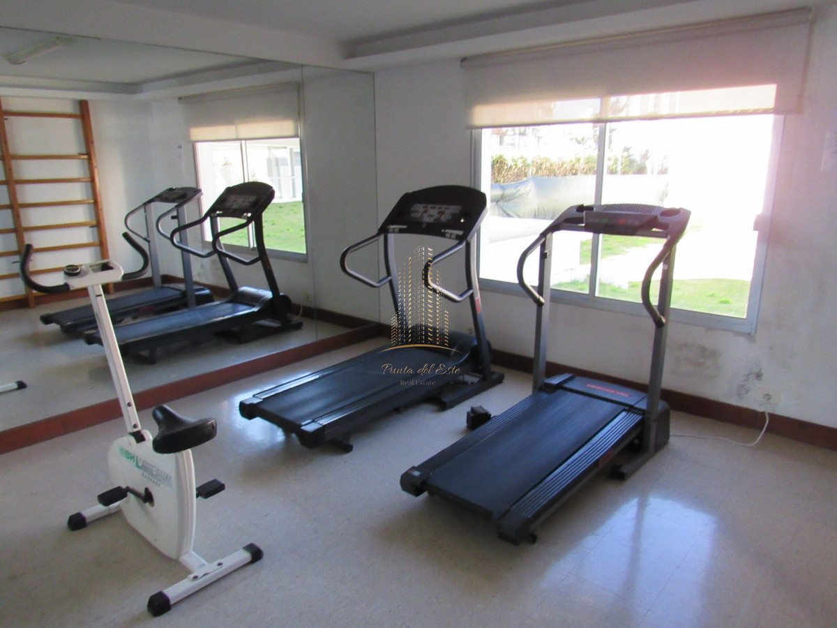 Apartamento ID.533 - Apartamento en alquiler, frente al mar en Punta del Este, mansa