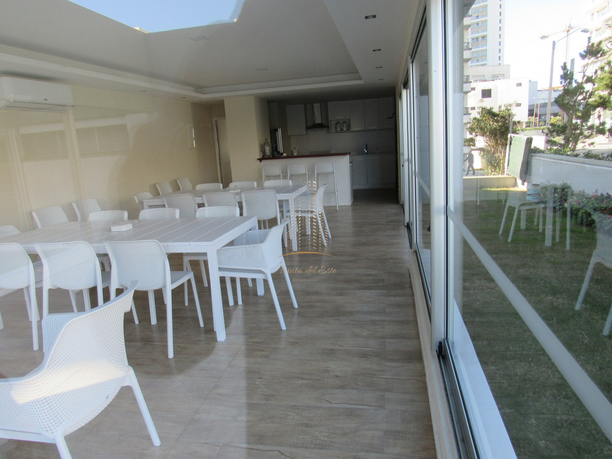 Apartamento ID.533 - Apartamento en alquiler, frente al mar en Punta del Este, mansa