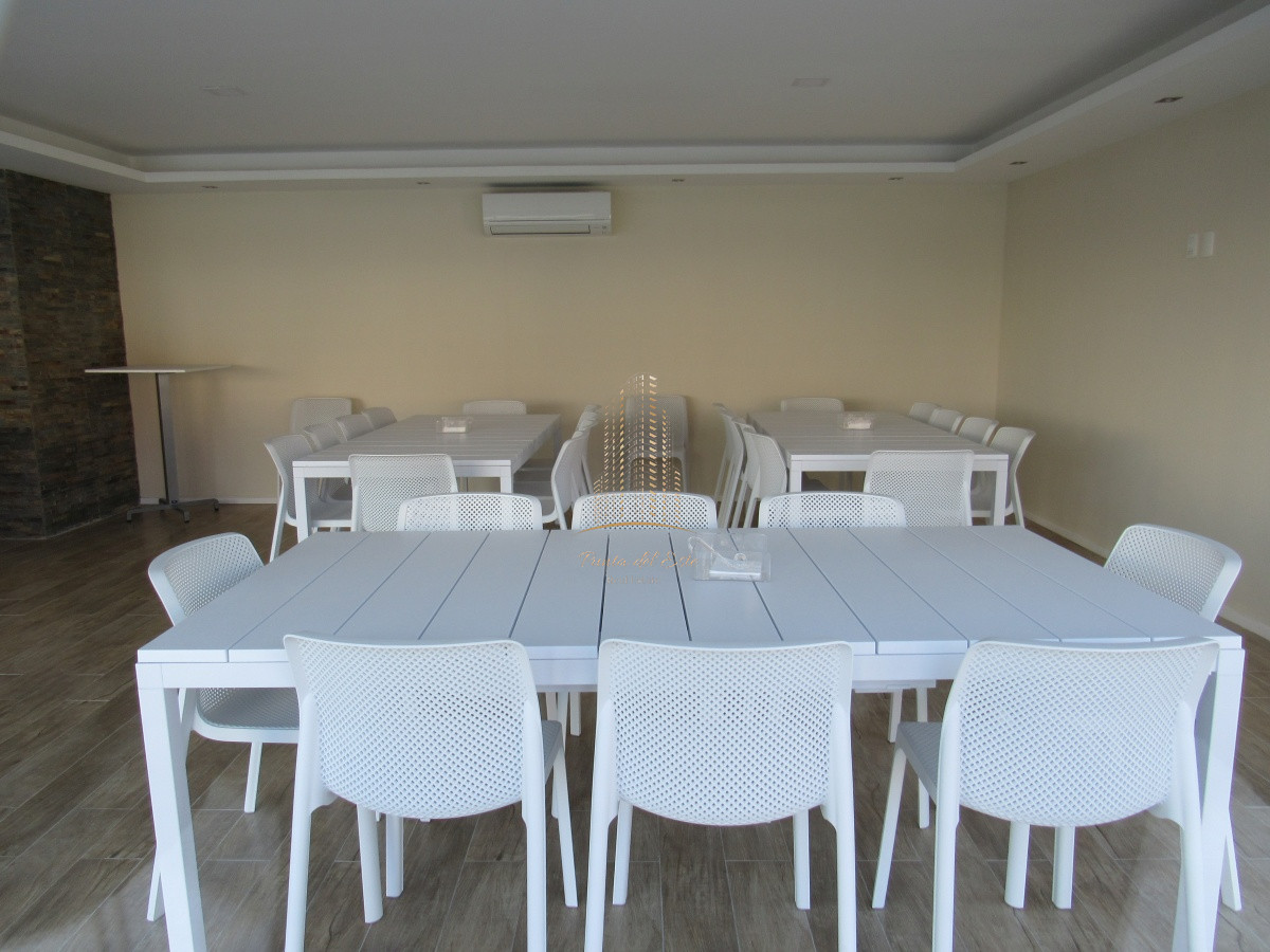 Apartamento ID.533 - Apartamento en alquiler, frente al mar en Punta del Este, mansa