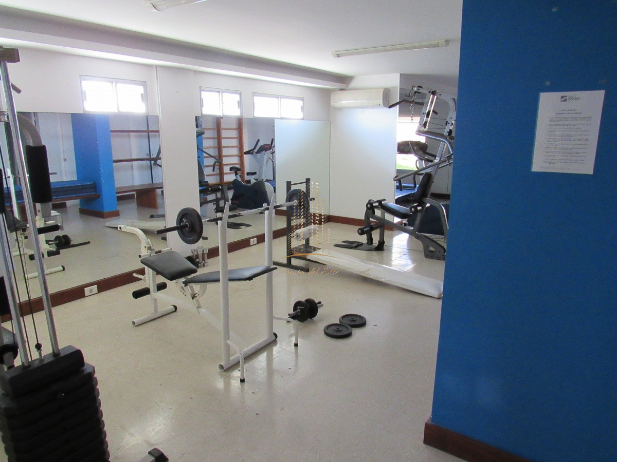 Apartamento ID.533 - Apartamento en alquiler, frente al mar en Punta del Este, mansa