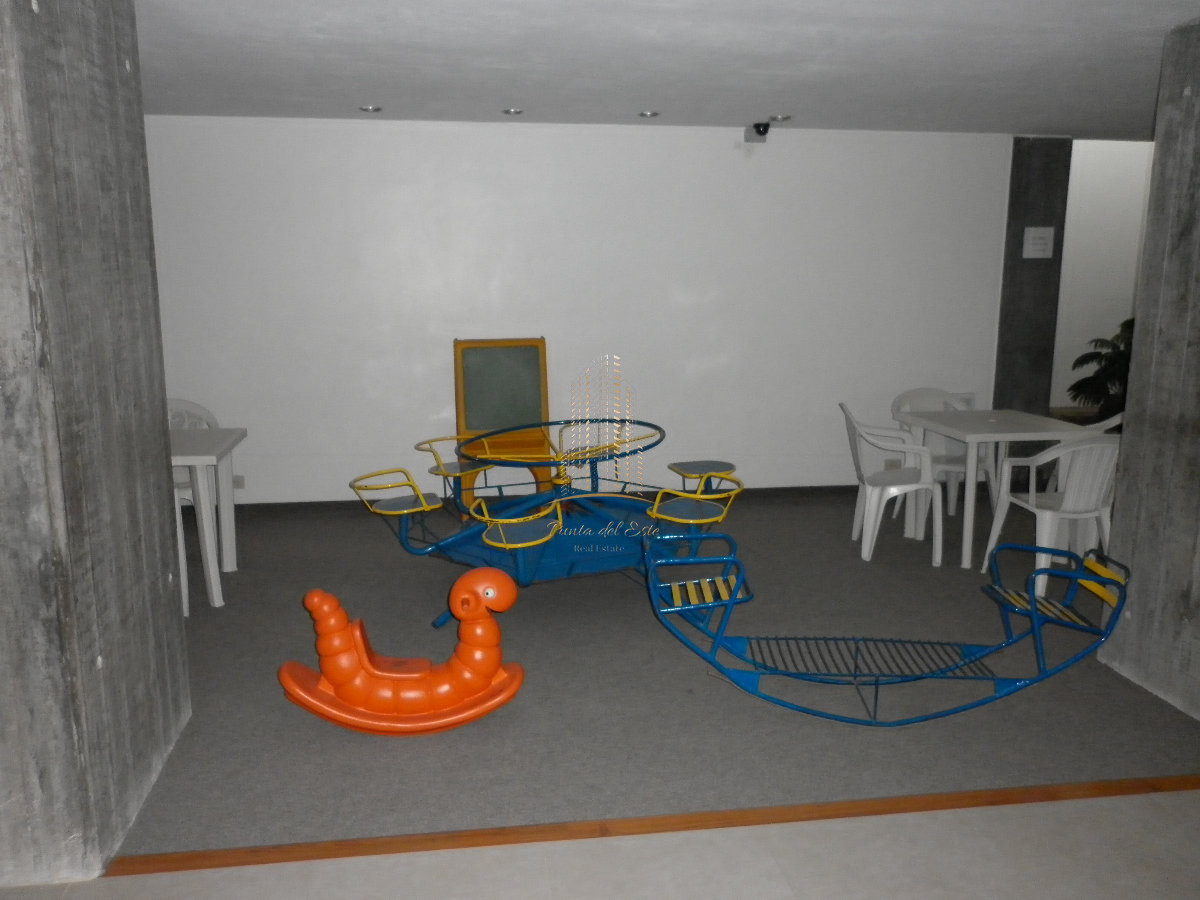 Apartamento ID.533 - Apartamento en alquiler, frente al mar en Punta del Este, mansa