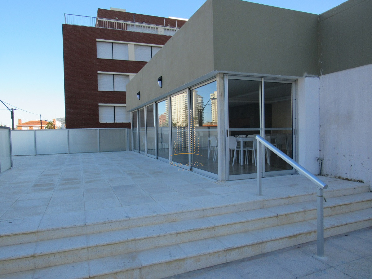 Apartamento ID.533 - Apartamento en alquiler, frente al mar en Punta del Este, mansa