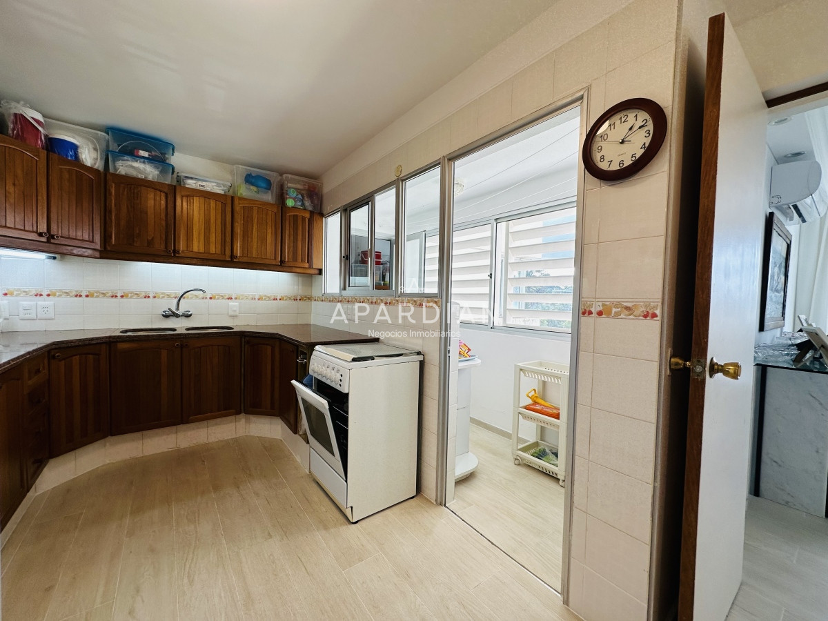 Apartamento ID.21097798 - Venta  de apartamento de 4 dormitorios en Punta de Este