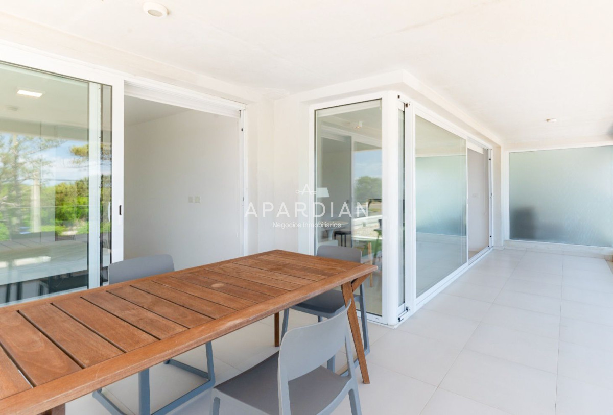 Apartamento ID.21097197 - Apartamento en venta, 3 suites. Edificio Horizonte. Playa Mansa, Punta del Este