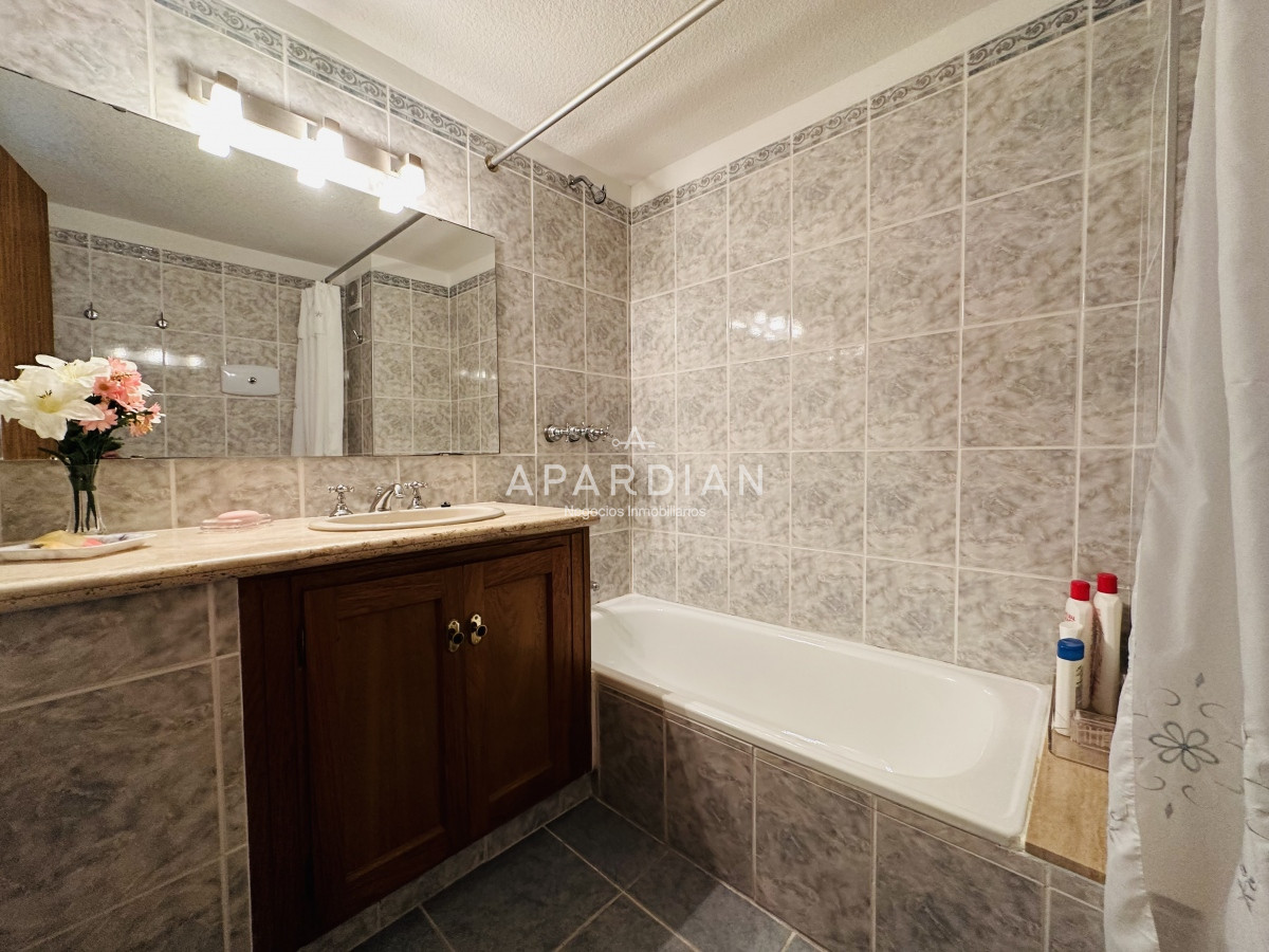 Apartamento ID.21097798 - Venta  de apartamento de 4 dormitorios en Punta de Este