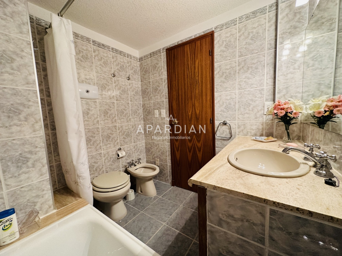 Apartamento ID.21097798 - Venta  de apartamento de 4 dormitorios en Punta de Este