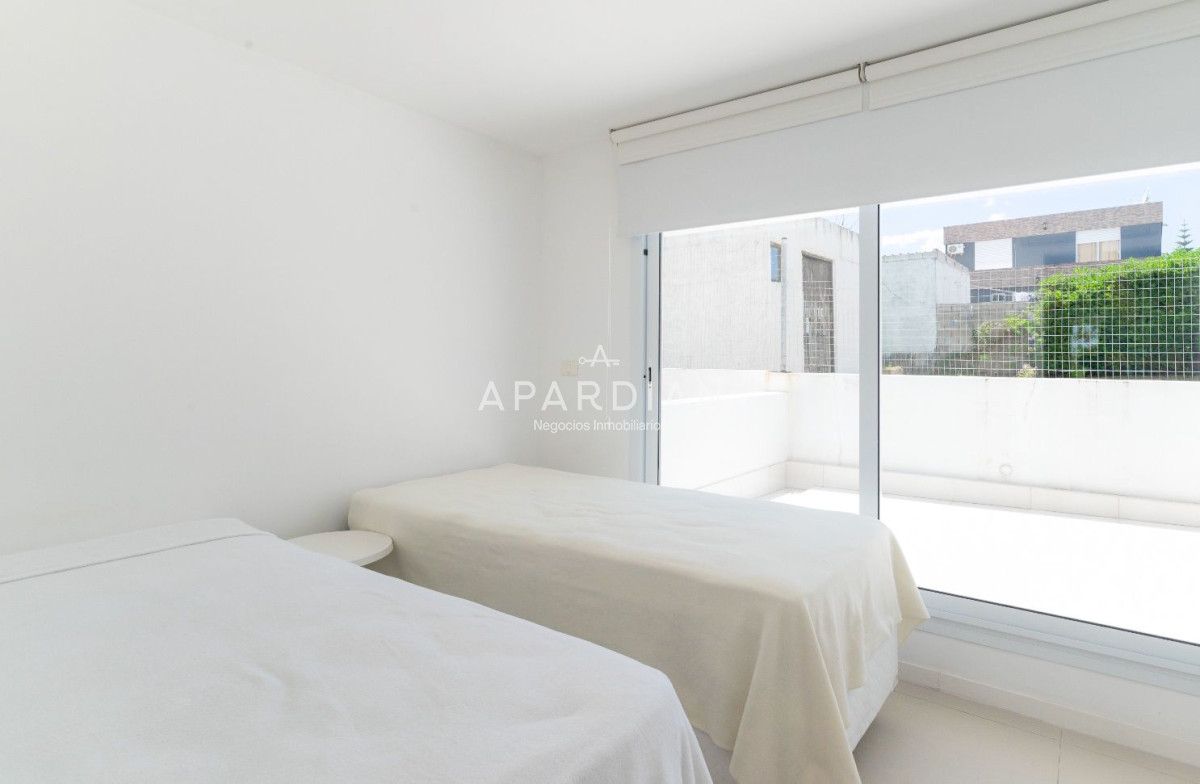 Apartamento ID.21097197 - Apartamento en venta, 3 suites. Edificio Horizonte. Playa Mansa, Punta del Este