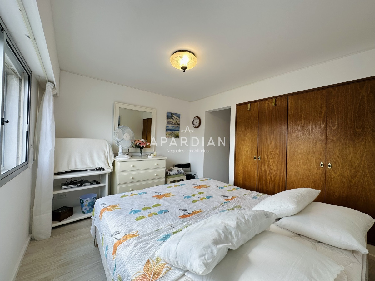 Apartamento ID.21097798 - Venta  de apartamento de 4 dormitorios en Punta de Este