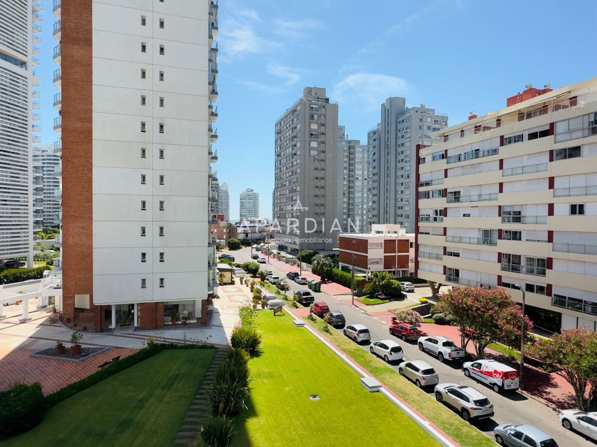 Apartamento ID.21097051 - Apto en venta, 1 dormitorio y medio, excelente ubicación, Punta del este.