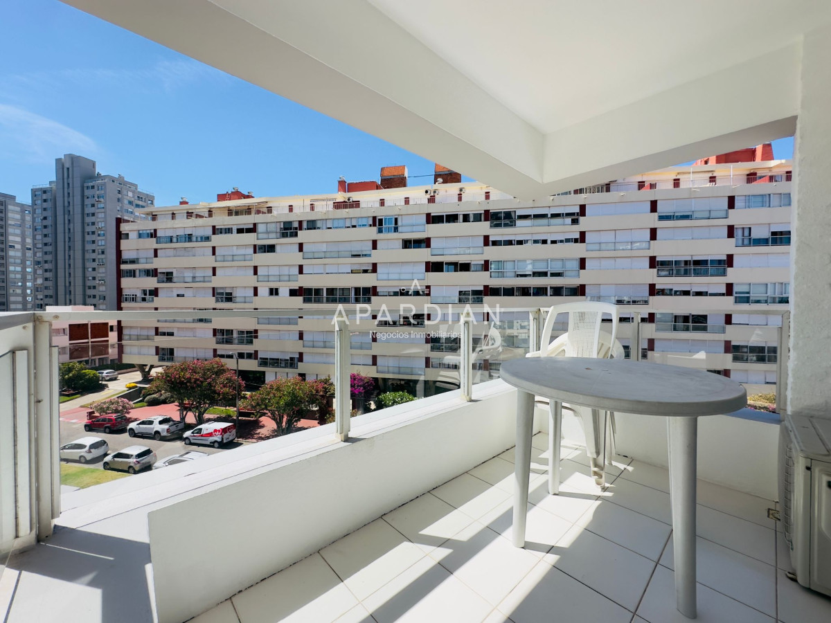 Apartamento ID.21097051 - Apto en venta, 1 dormitorio y medio, excelente ubicación, Punta del este.