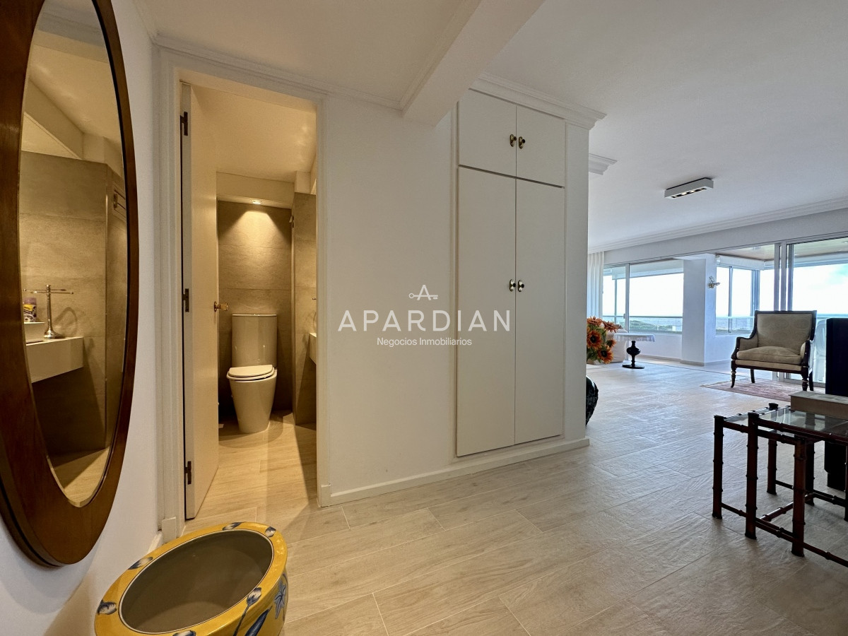 Apartamento ID.21097798 - Venta  de apartamento de 4 dormitorios en Punta de Este