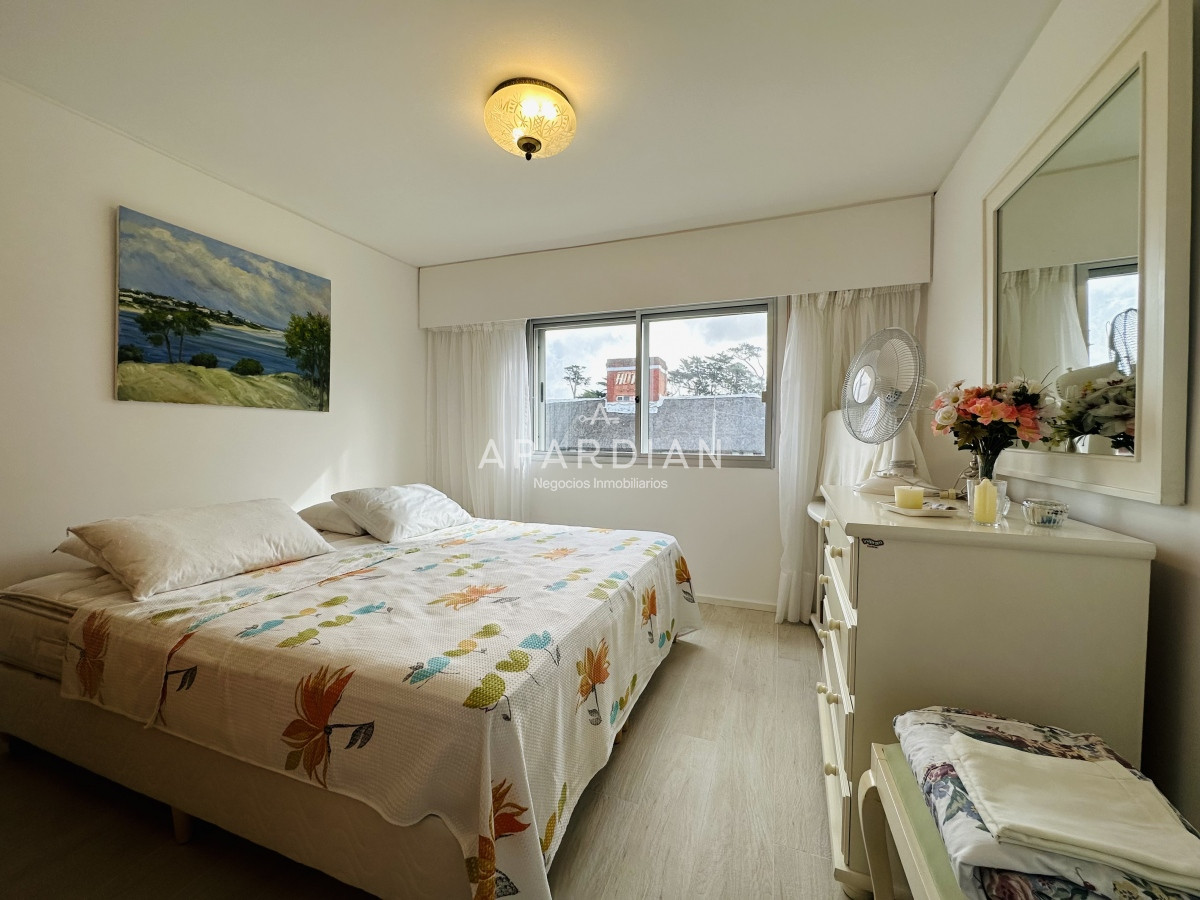 Apartamento ID.21097798 - Venta  de apartamento de 4 dormitorios en Punta de Este