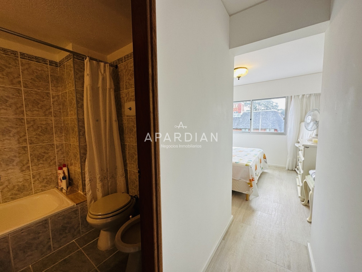 Apartamento ID.21097798 - Venta  de apartamento de 4 dormitorios en Punta de Este
