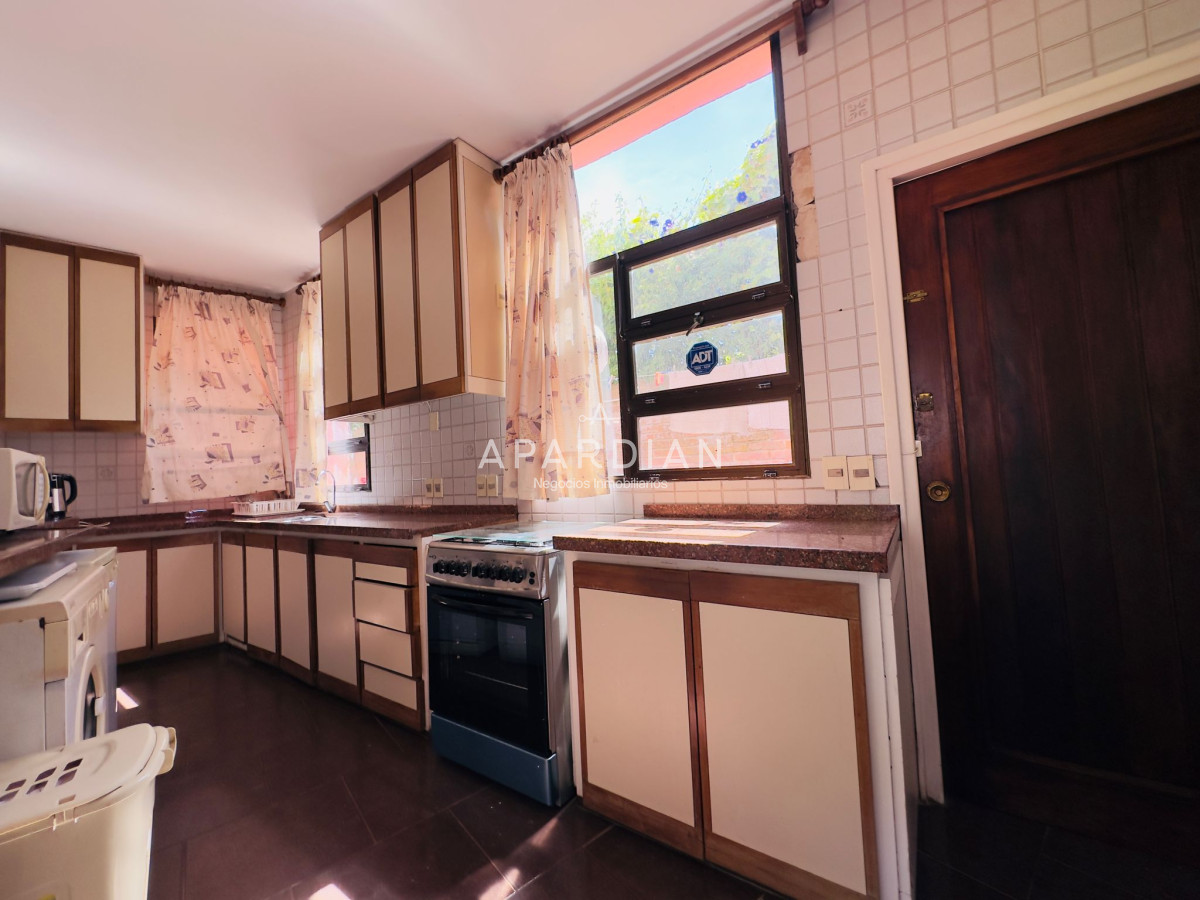Casa ID.21096792 - Casa en Venta, 5 dormitorios, 50 metros de la playa.