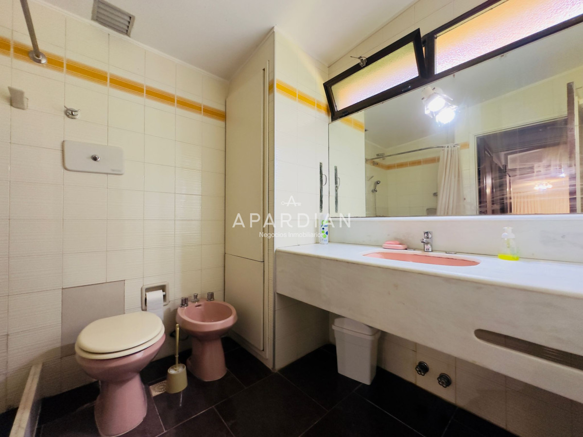 Casa ID.21096792 - Casa en Venta, 5 dormitorios, 50 metros de la playa.