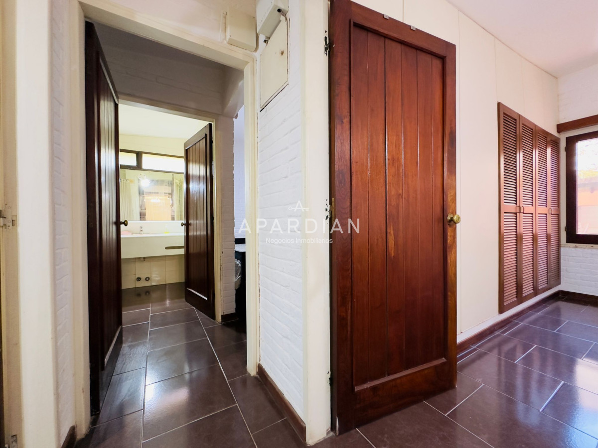 Casa ID.21096792 - Casa en Venta, 5 dormitorios, 50 metros de la playa.