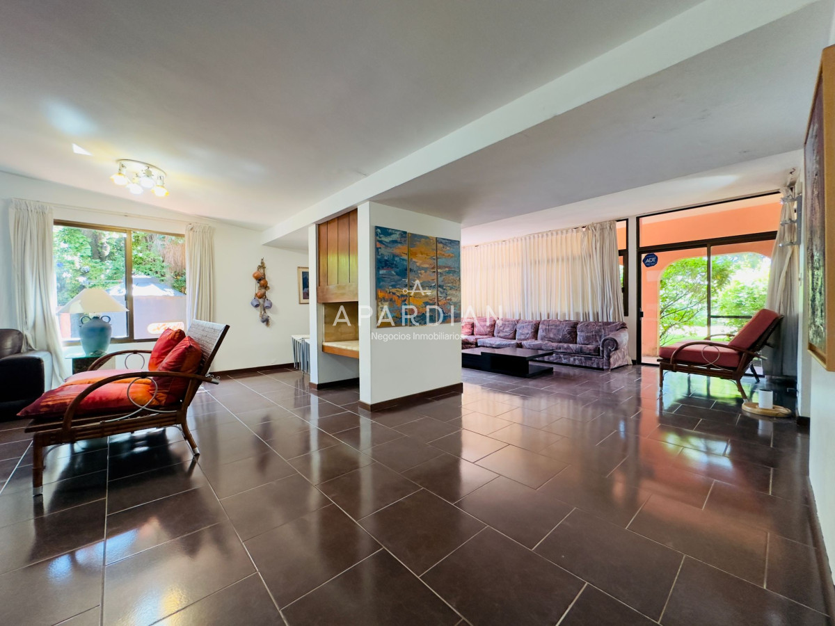 Casa ID.21096792 - Casa en Venta, 5 dormitorios, 50 metros de la playa.