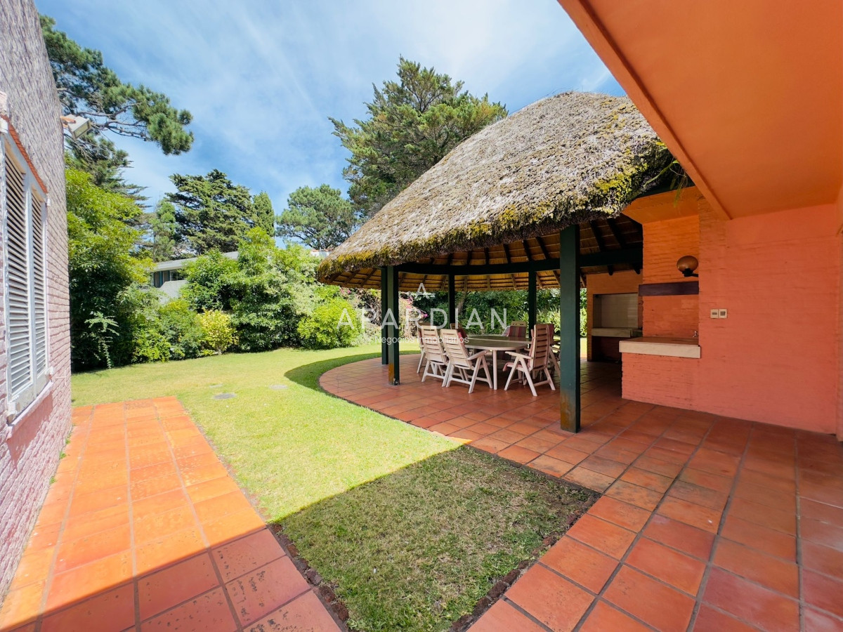 Casa ID.21096792 - Casa en Venta, 5 dormitorios, 50 metros de la playa.