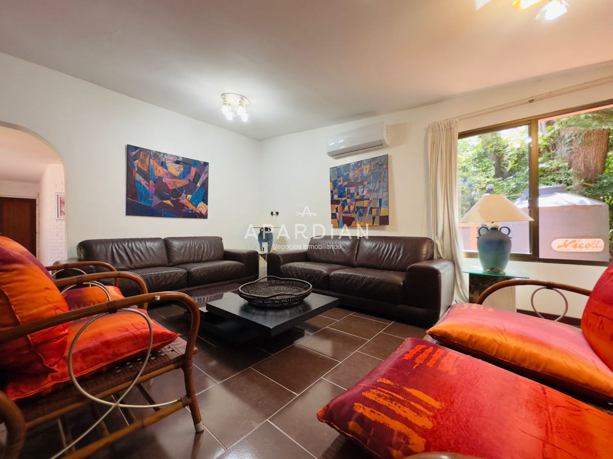 Casa ID.21096792 - Casa en Venta, 5 dormitorios, 50 metros de la playa.