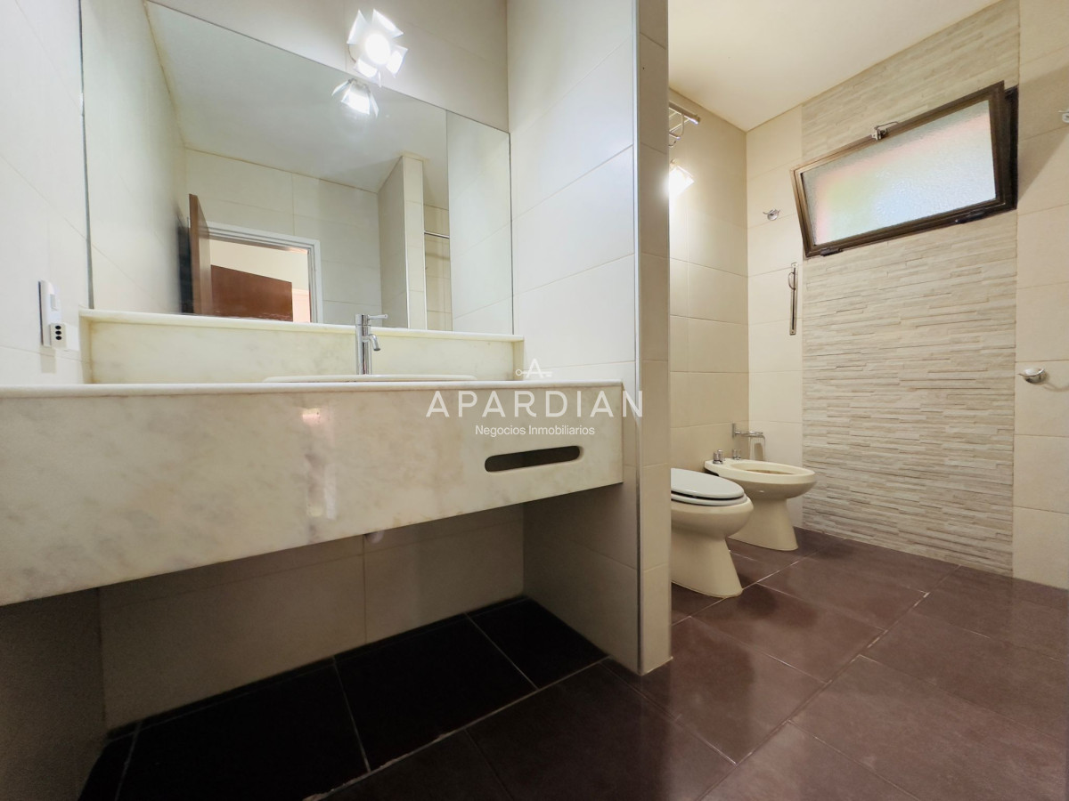 Casa ID.21096792 - Casa en Venta, 5 dormitorios, 50 metros de la playa.