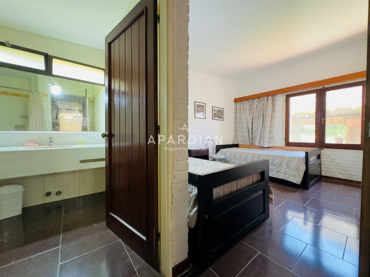 Casa ID.21096792 - Casa en Venta, 5 dormitorios, 50 metros de la playa.