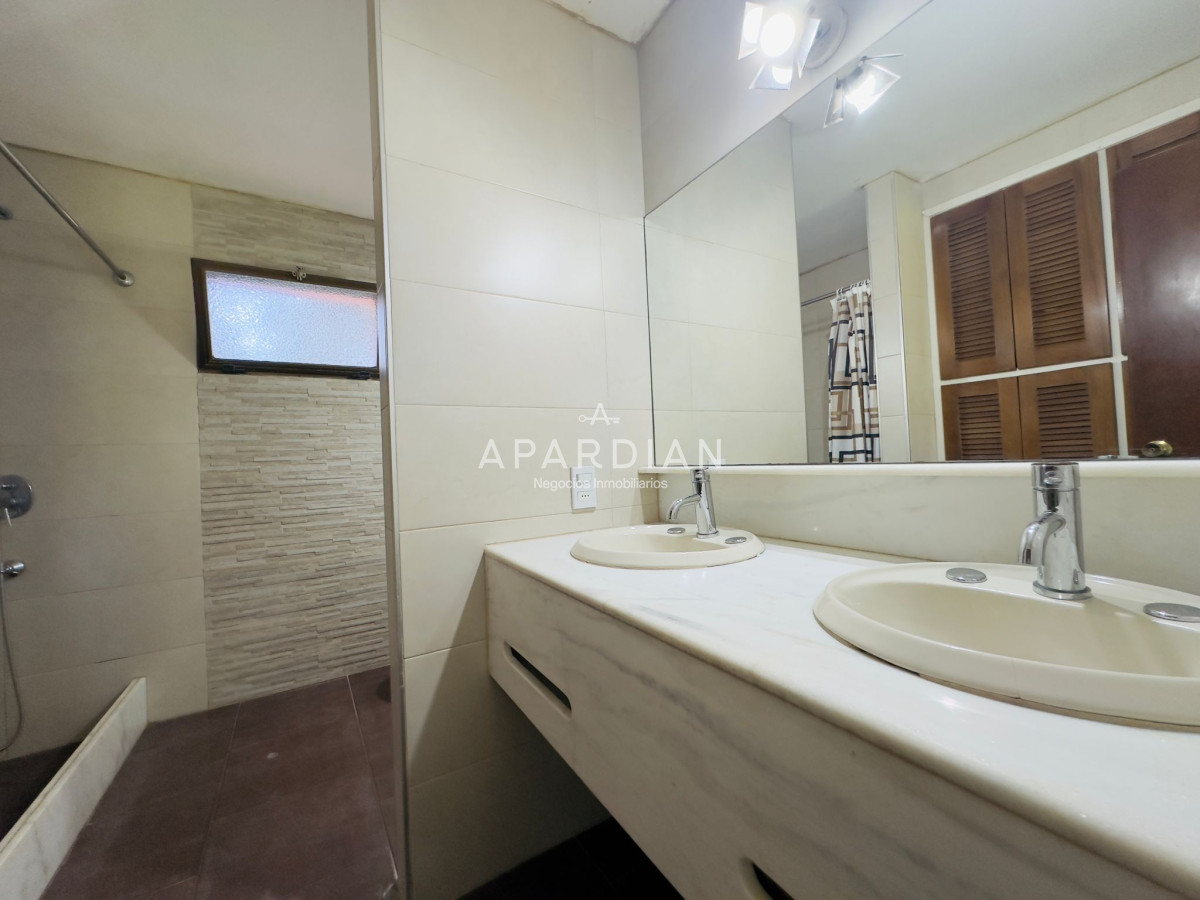 Casa ID.21096792 - Casa en Venta, 5 dormitorios, 50 metros de la playa.