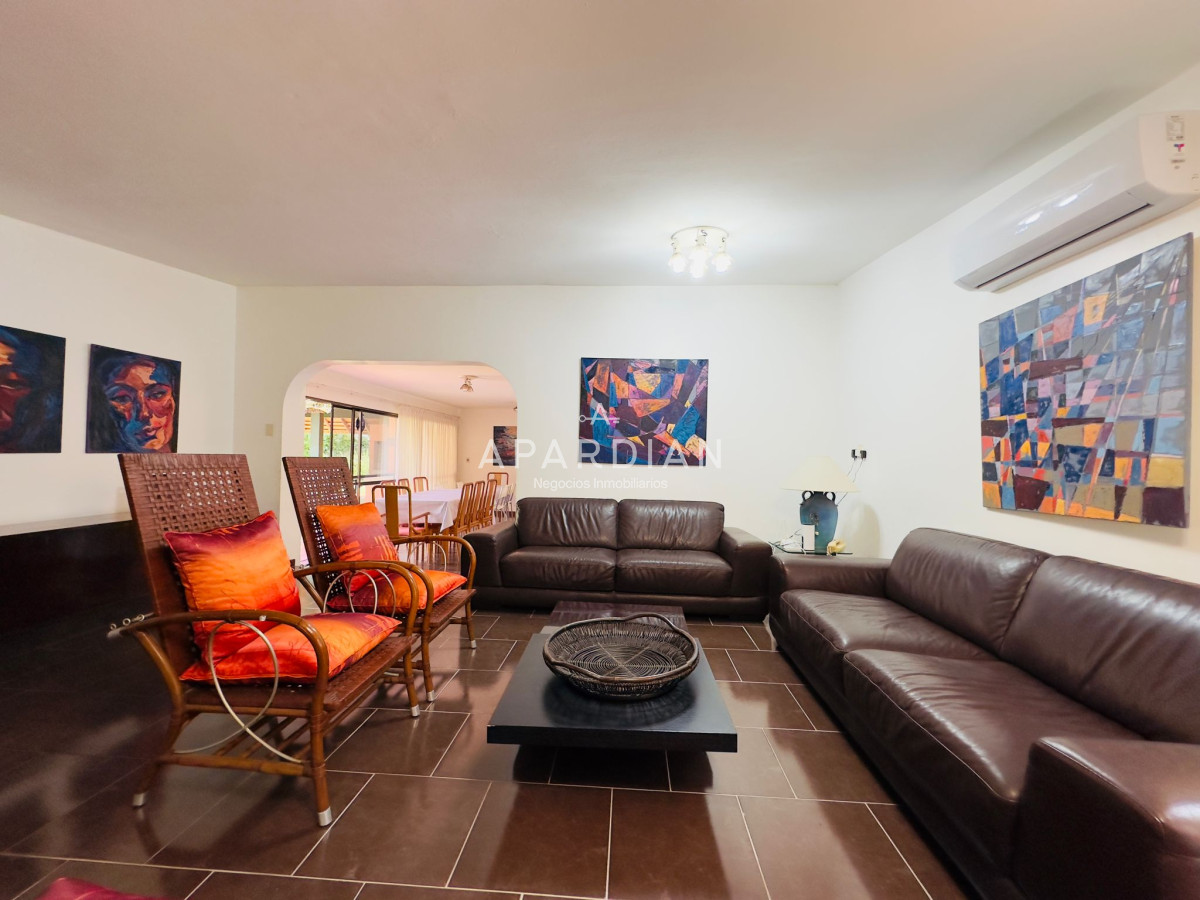 Casa ID.21096792 - Casa en Venta, 5 dormitorios, 50 metros de la playa.