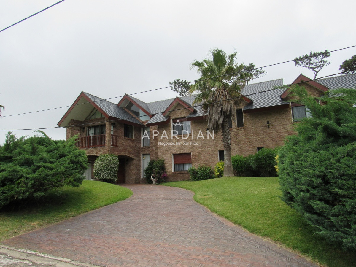 Casa ID.21096810 - Casa en venta de 7 dormitorios en Punta del Este