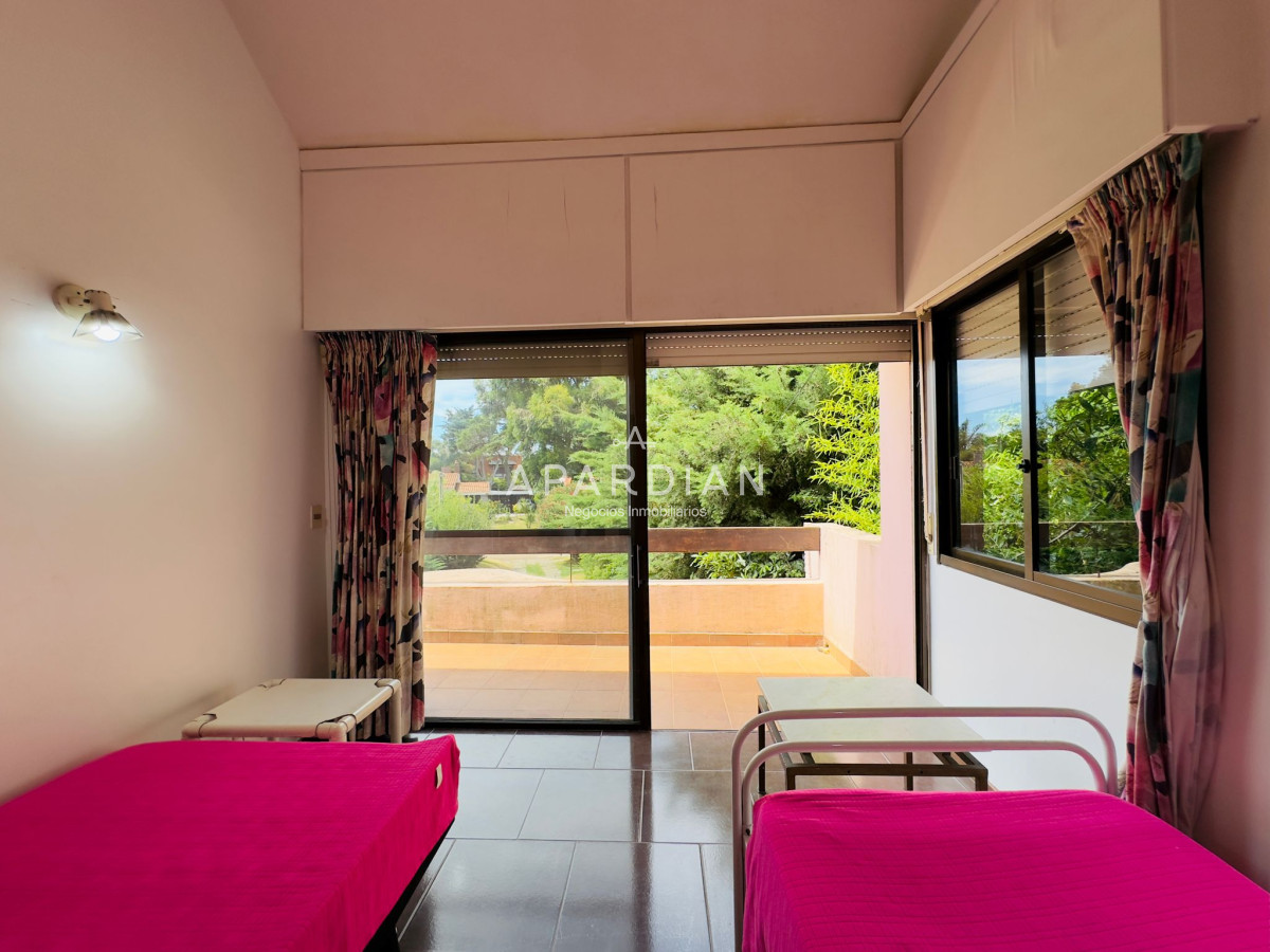 Casa ID.21096792 - Casa en Venta, 5 dormitorios, 50 metros de la playa.