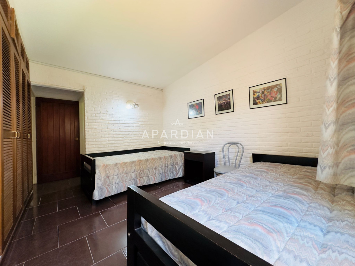 Casa ID.21096792 - Casa en Venta, 5 dormitorios, 50 metros de la playa.