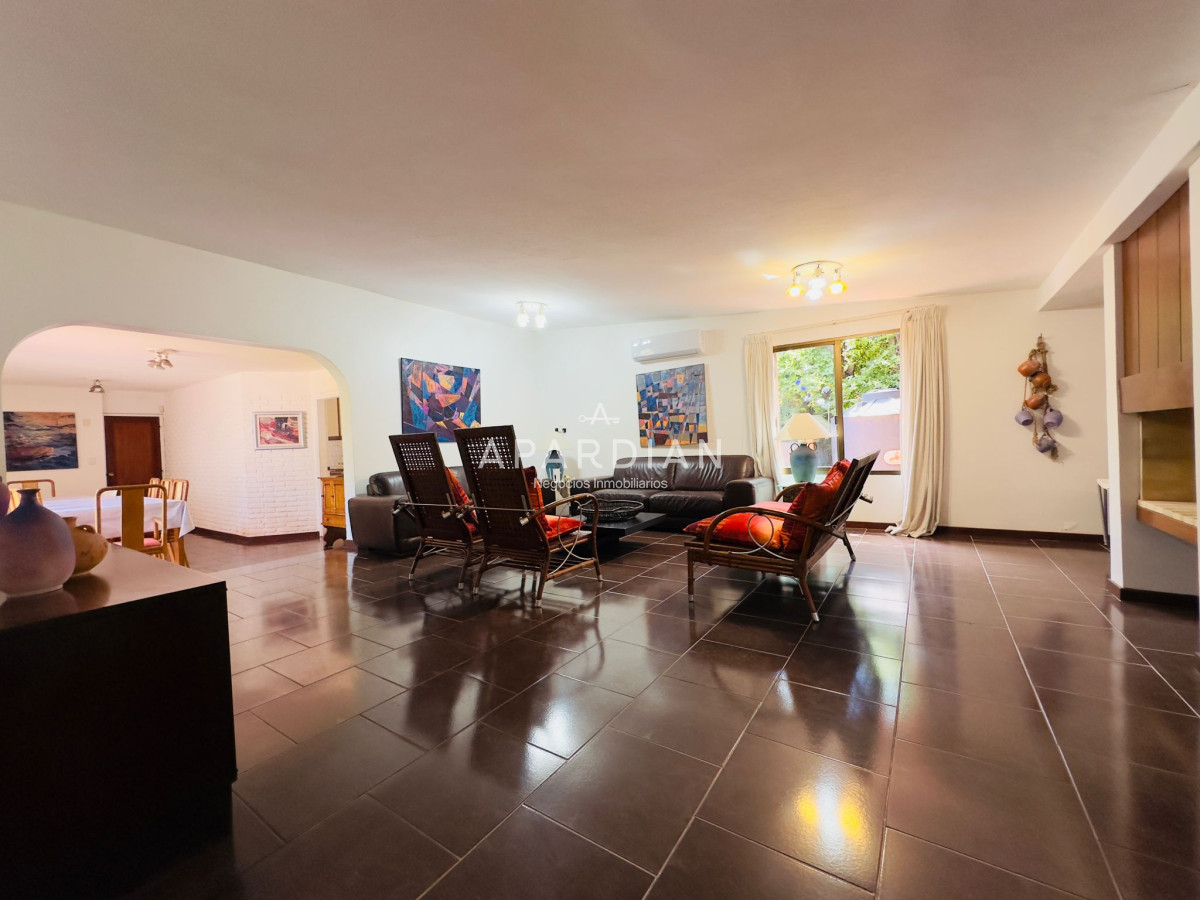 Casa ID.21096792 - Casa en Venta, 5 dormitorios, 50 metros de la playa.
