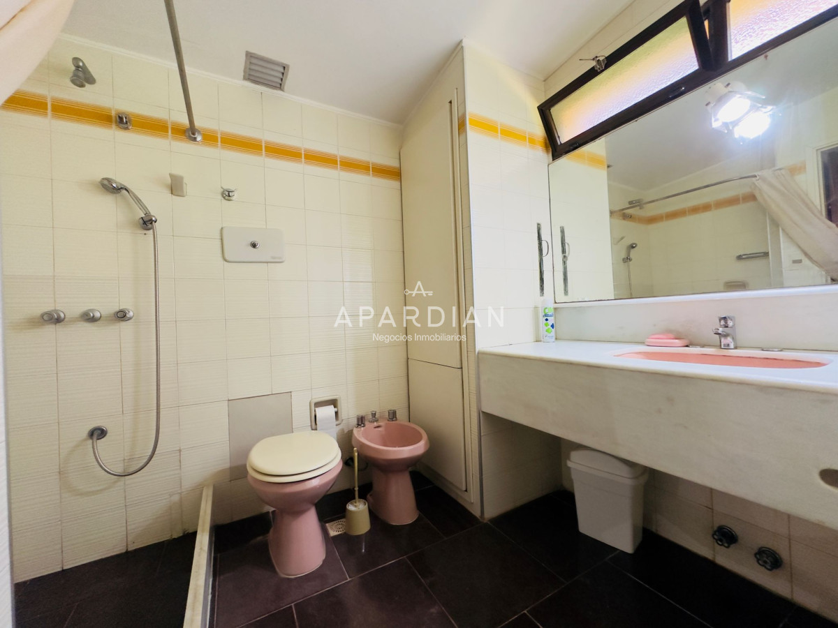 Casa ID.21096792 - Casa en Venta, 5 dormitorios, 50 metros de la playa.