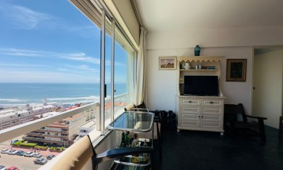 Apartamento en venta, 1 dormitorio, peninsula con garage Punta del este.