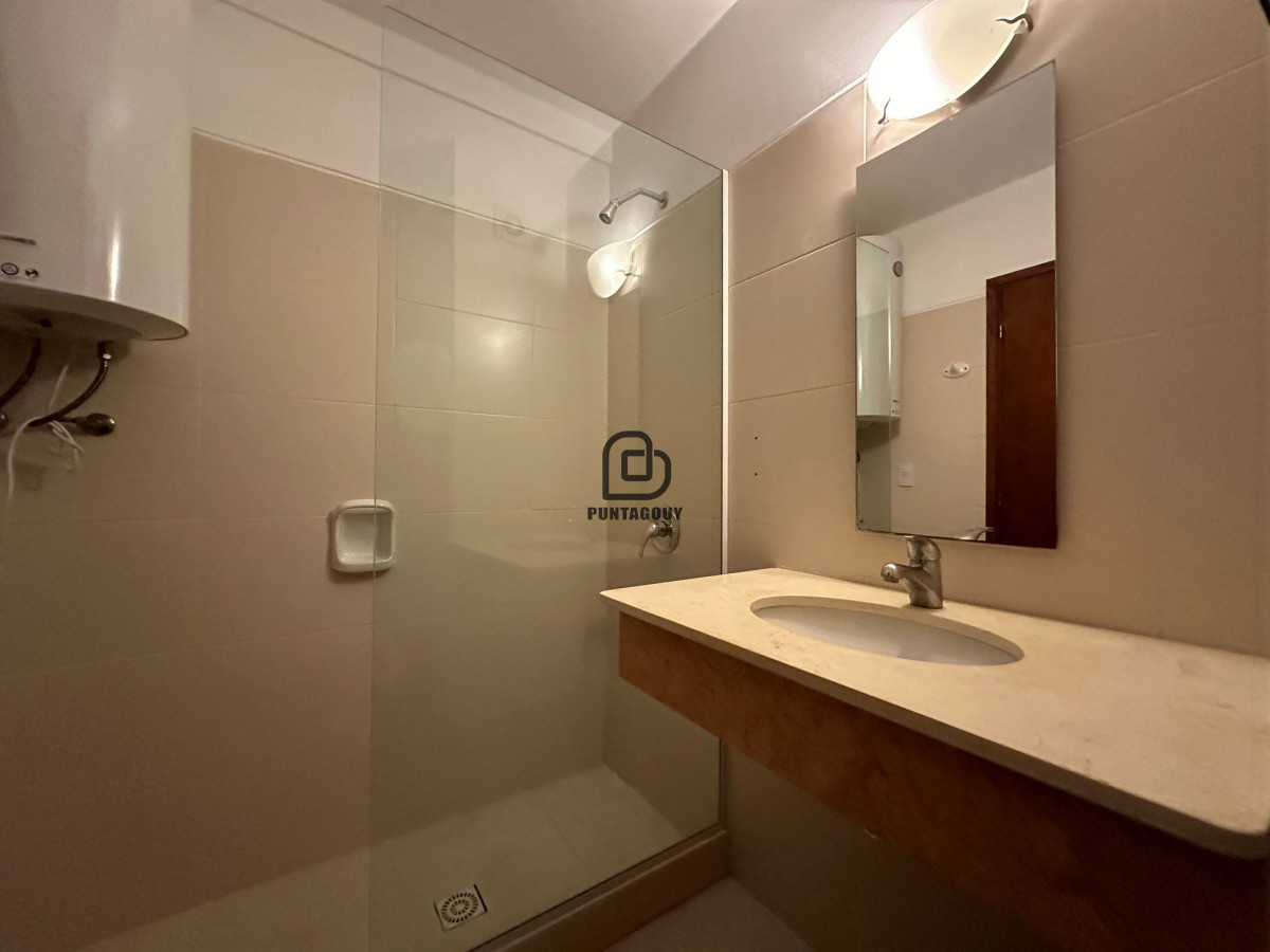 Apartamento ID.1686 - Apartamento en Venta, 2 dormitorios, Punta del Este.