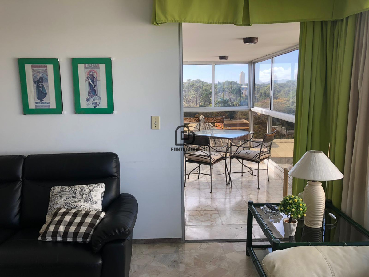 Apartamento ID.1400 - Apartamento en venta y alquiler  de 2 dormitorios en Punta del Este