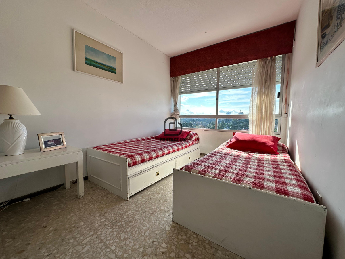 Apartamento ID.1400 - Apartamento en venta y alquiler  de 2 dormitorios en Punta del Este