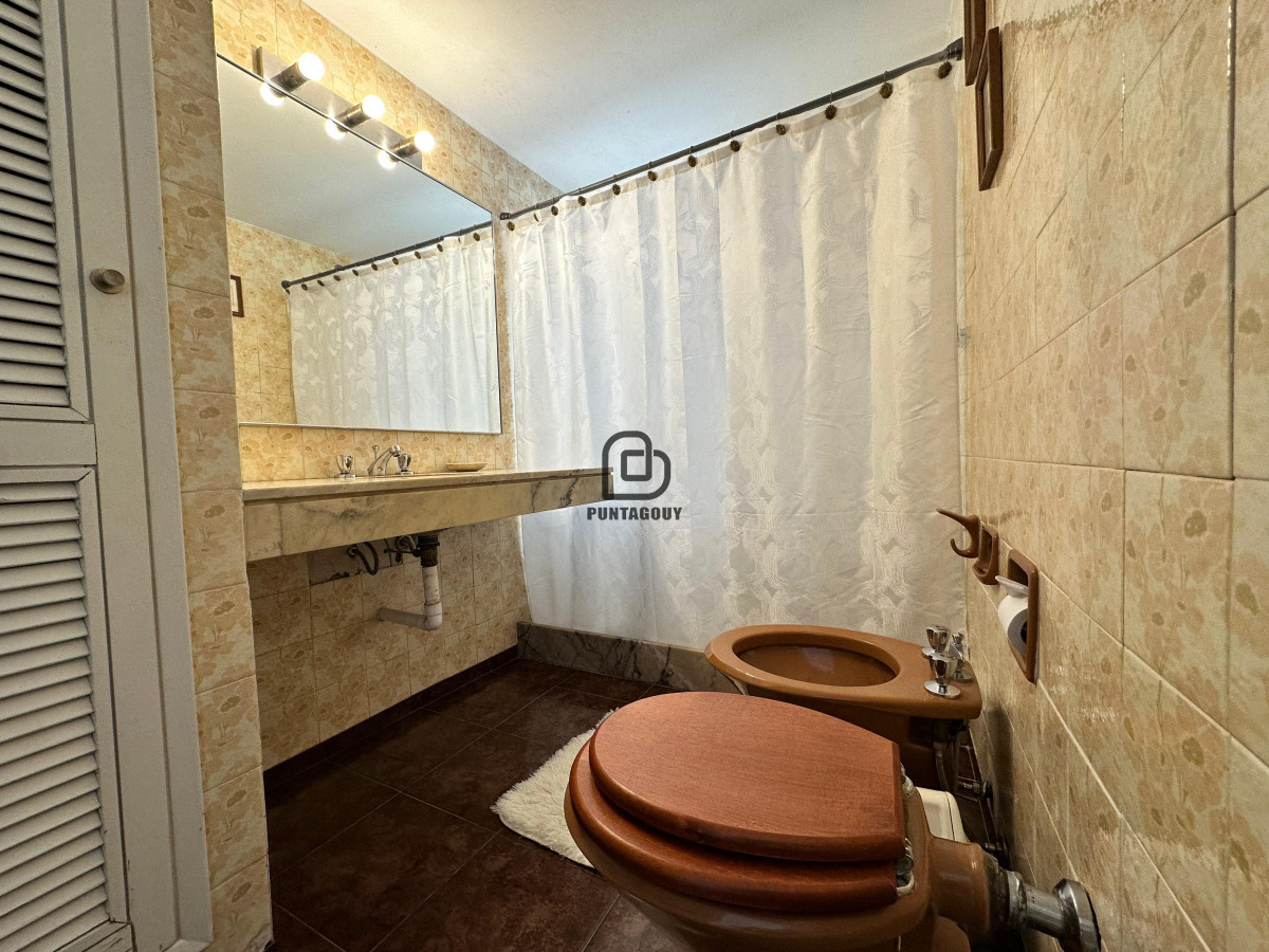 Apartamento ID.1400 - Apartamento en venta y alquiler  de 2 dormitorios en Punta del Este