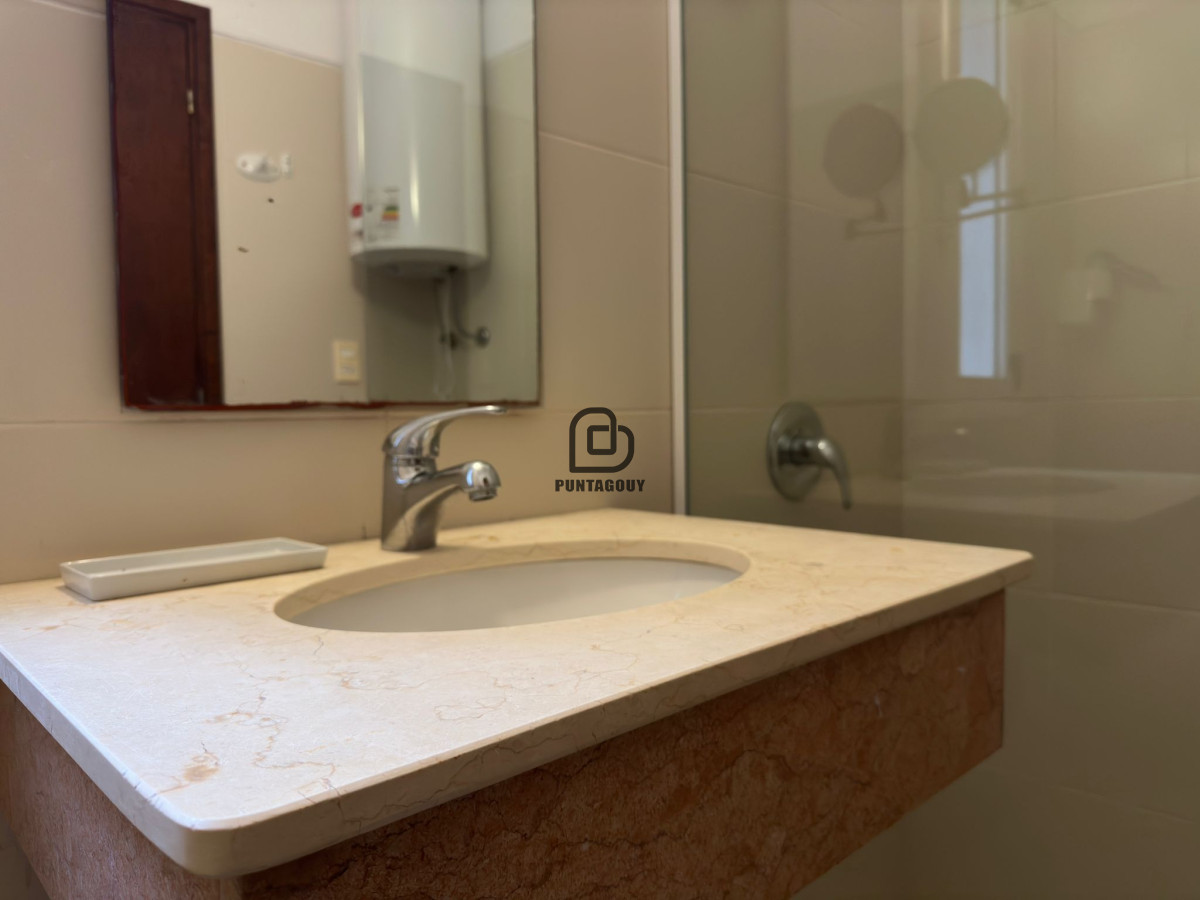 Apartamento ID.1686 - Apartamento en Venta, 2 dormitorios, Punta del Este.