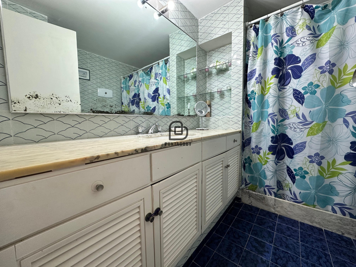 Apartamento ID.1400 - Apartamento en venta y alquiler  de 2 dormitorios en Punta del Este