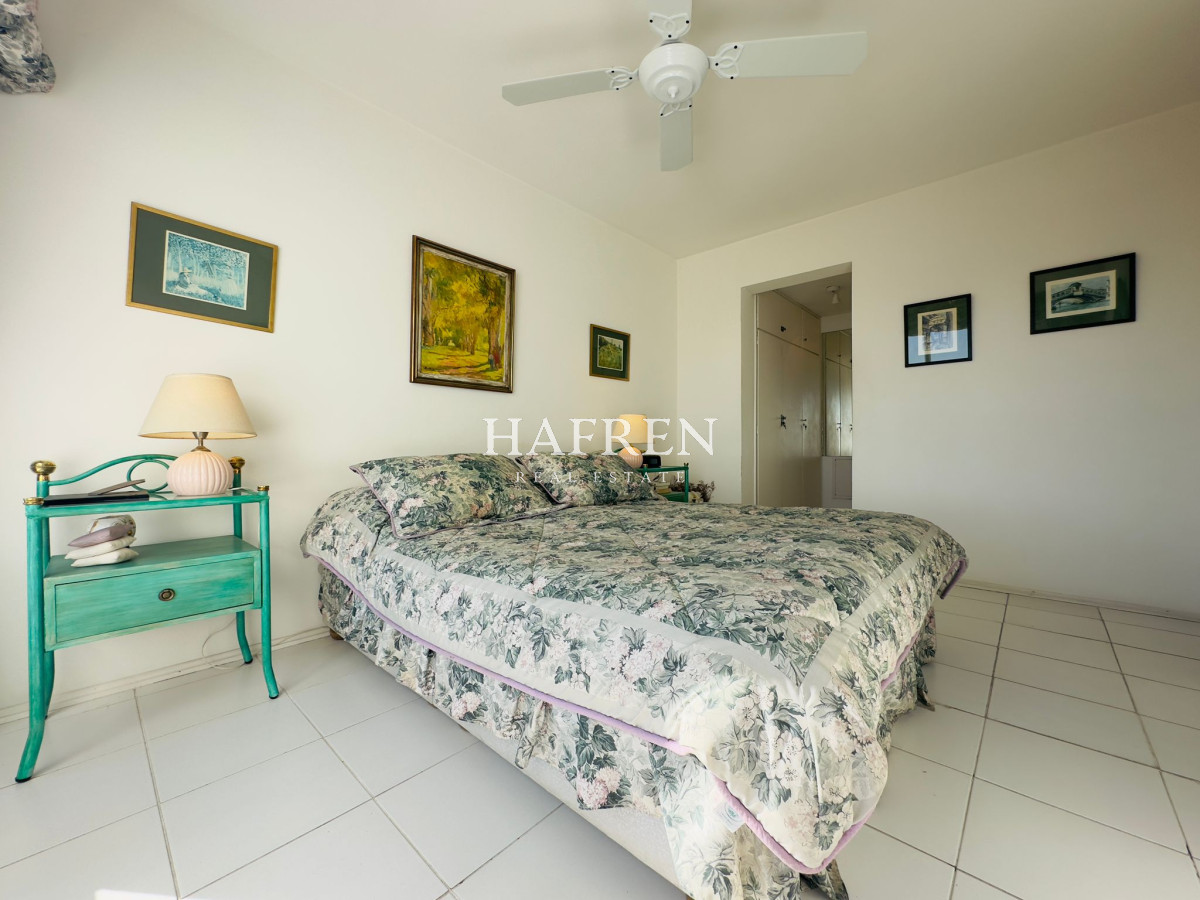 Apartamento ID.81 - Apto en venta de 2 dormitorios, 2 baños, con vista al mar!