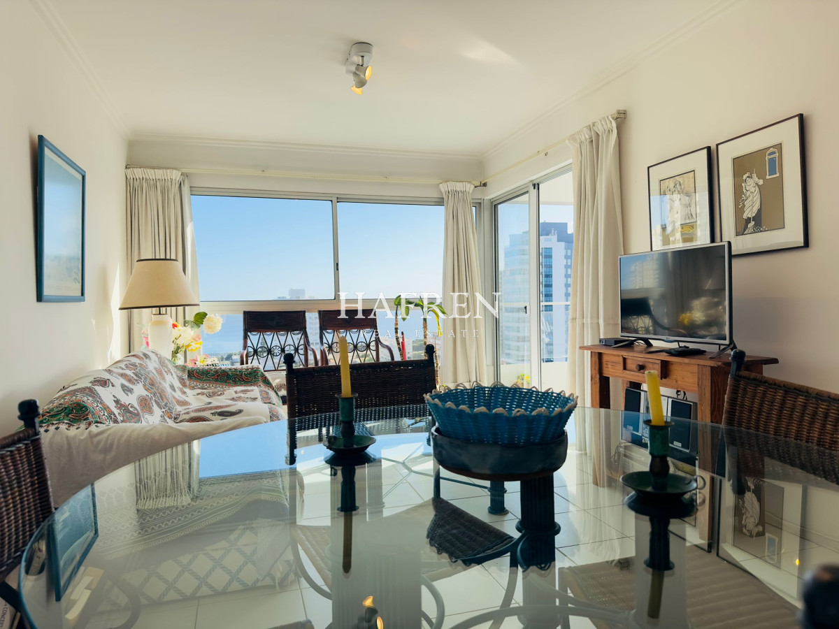 Apartamento ID.81 - Apto en venta de 2 dormitorios, 2 baños, con vista al mar!