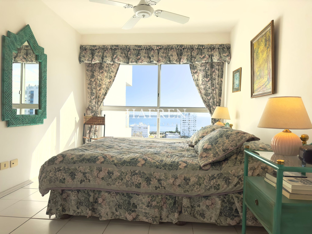 Apartamento ID.81 - Apto en venta de 2 dormitorios, 2 baños, con vista al mar!