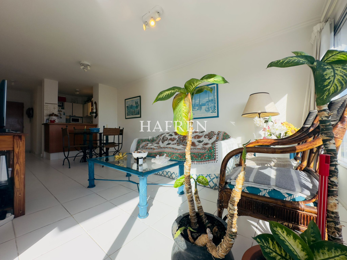 Apartamento ID.81 - Apto en venta de 2 dormitorios, 2 baños, con vista al mar!