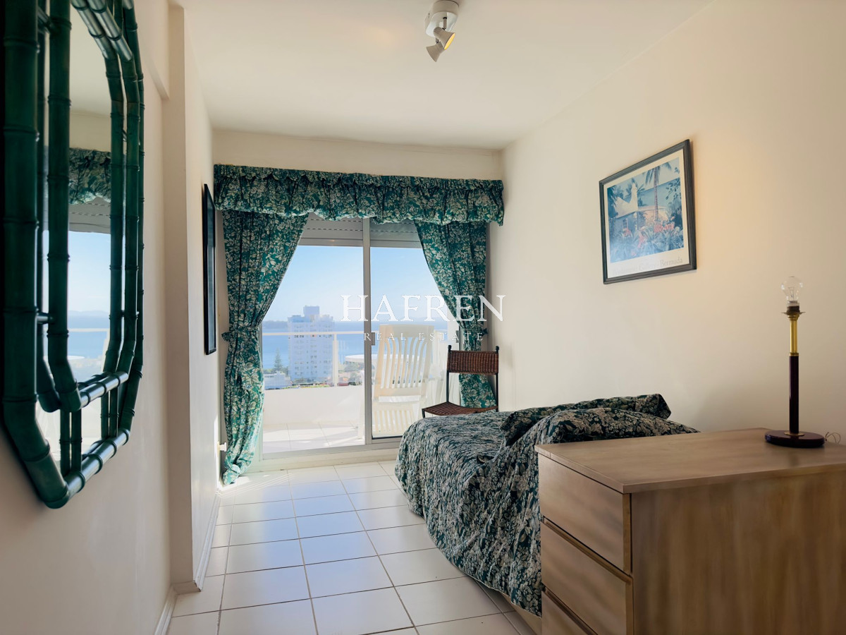 Apartamento ID.81 - Apto en venta de 2 dormitorios, 2 baños, con vista al mar!