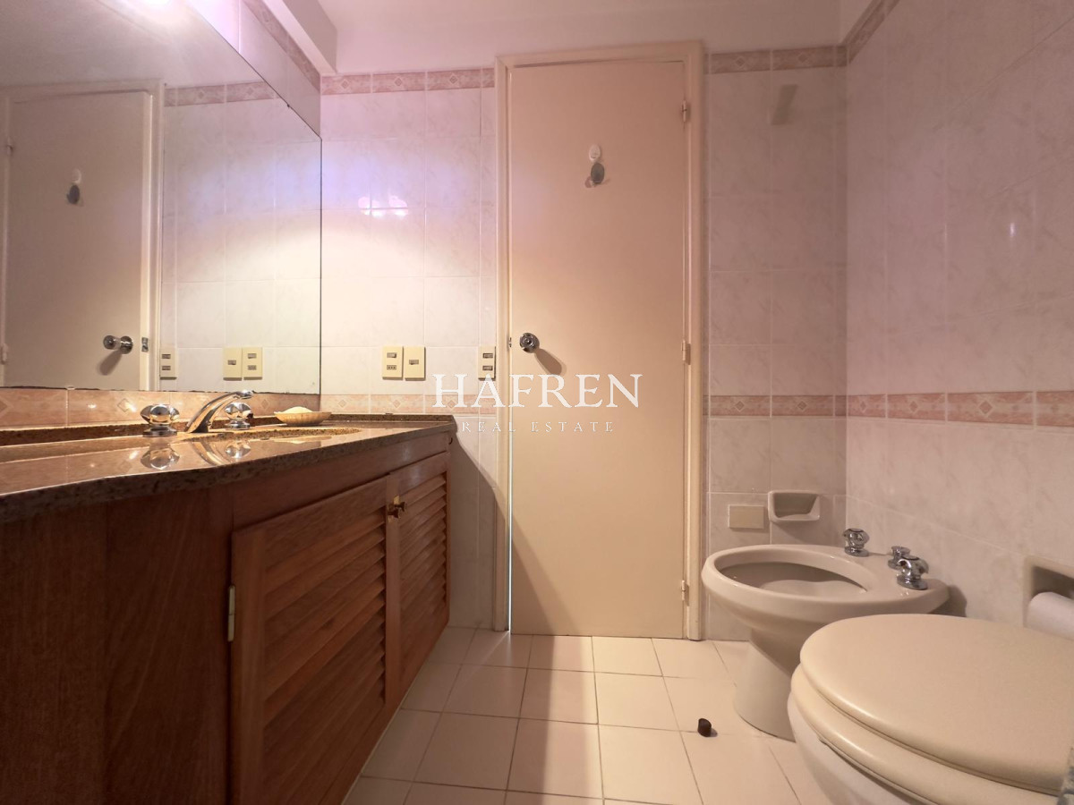 Apartamento ID.81 - Apto en venta de 2 dormitorios, 2 baños, con vista al mar!