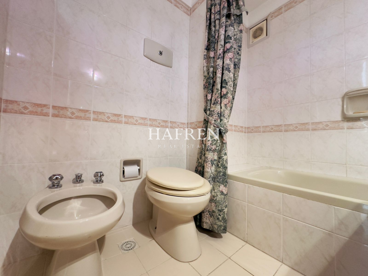 Apartamento ID.81 - Apto en venta de 2 dormitorios, 2 baños, con vista al mar!