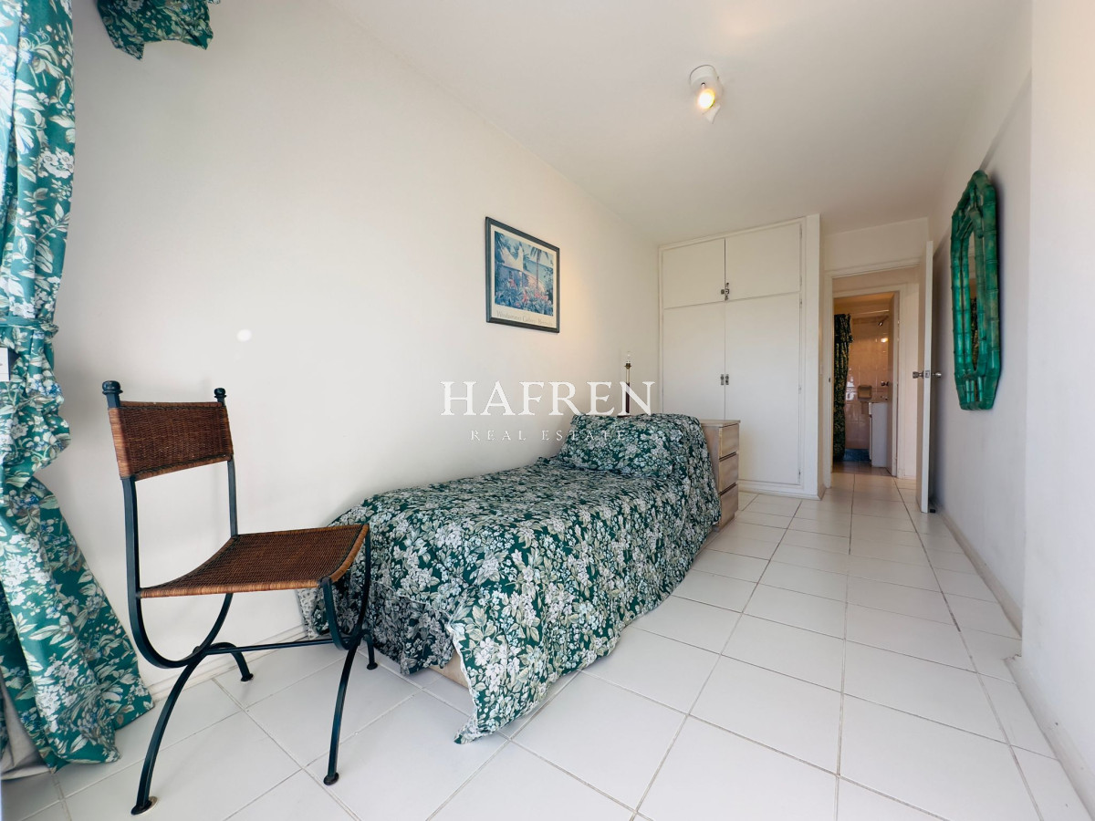 Apartamento ID.81 - Apto en venta de 2 dormitorios, 2 baños, con vista al mar!