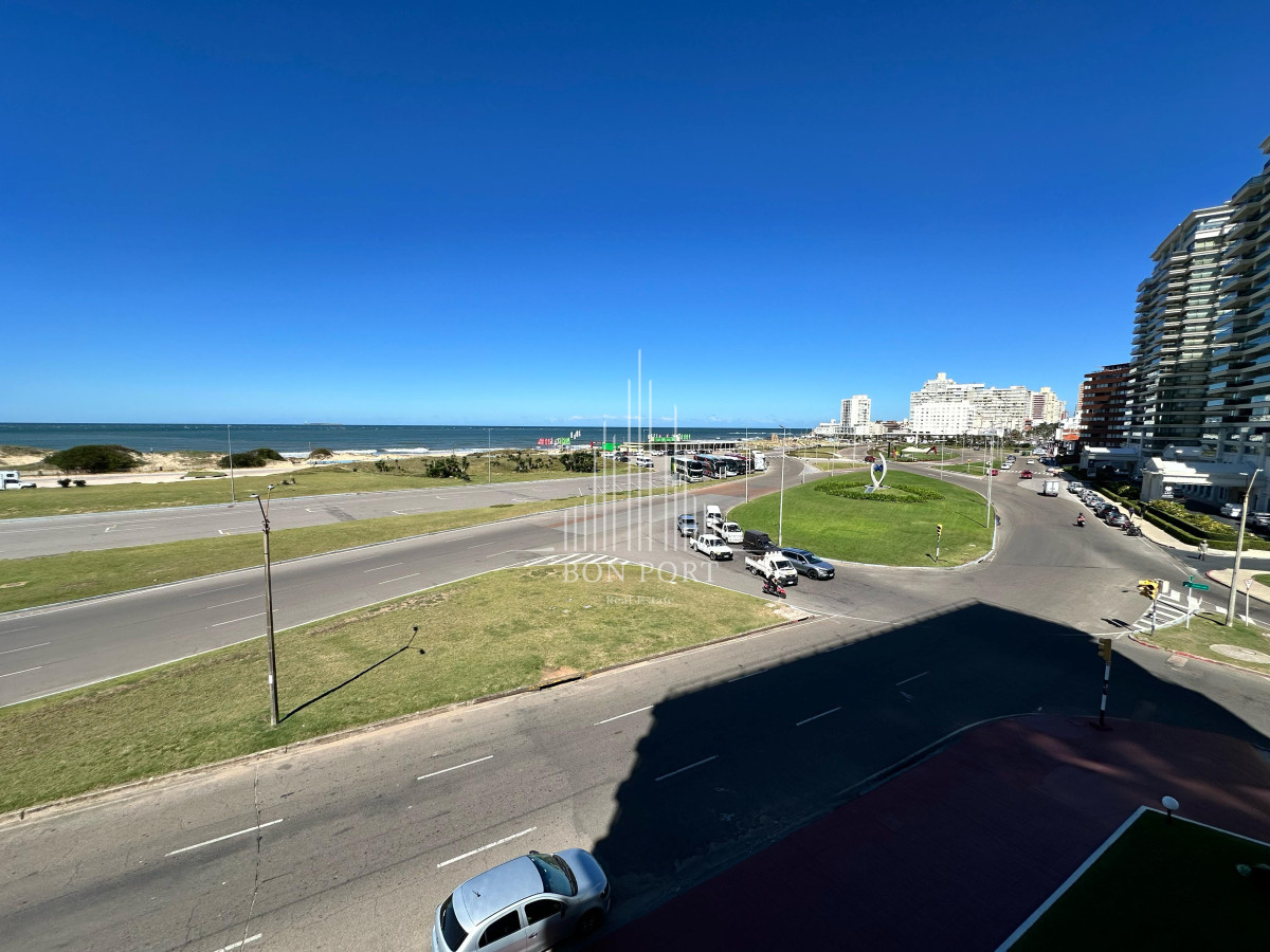 Apartamento ID.182 - Apartamento venta alquiler, de 2 dormitorios  en Punta del Este