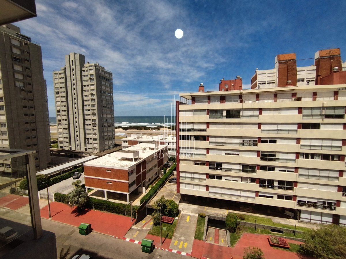 Apartamento ID.192 - Alquiler de Apartamento de dos dormitorios en Playa Brava