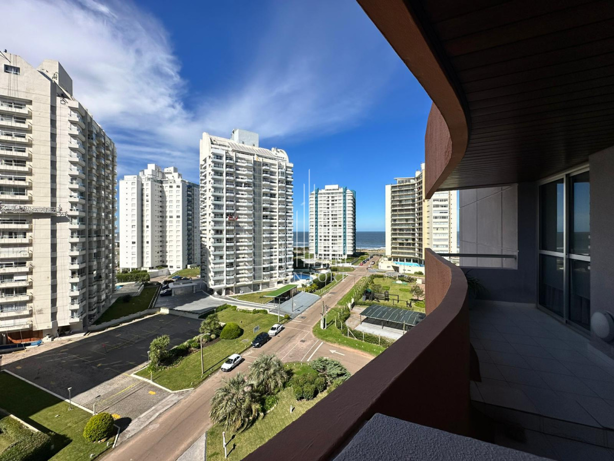 Apartamento ID.179 - Venta de apartamento de dos dormitorios en Punta del Este